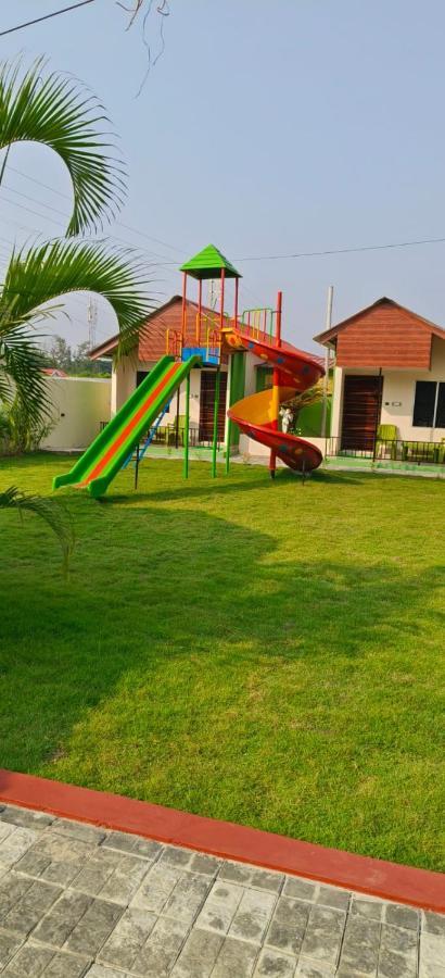 New Mouchak Hotel & Resorts Tajpur Esterno foto