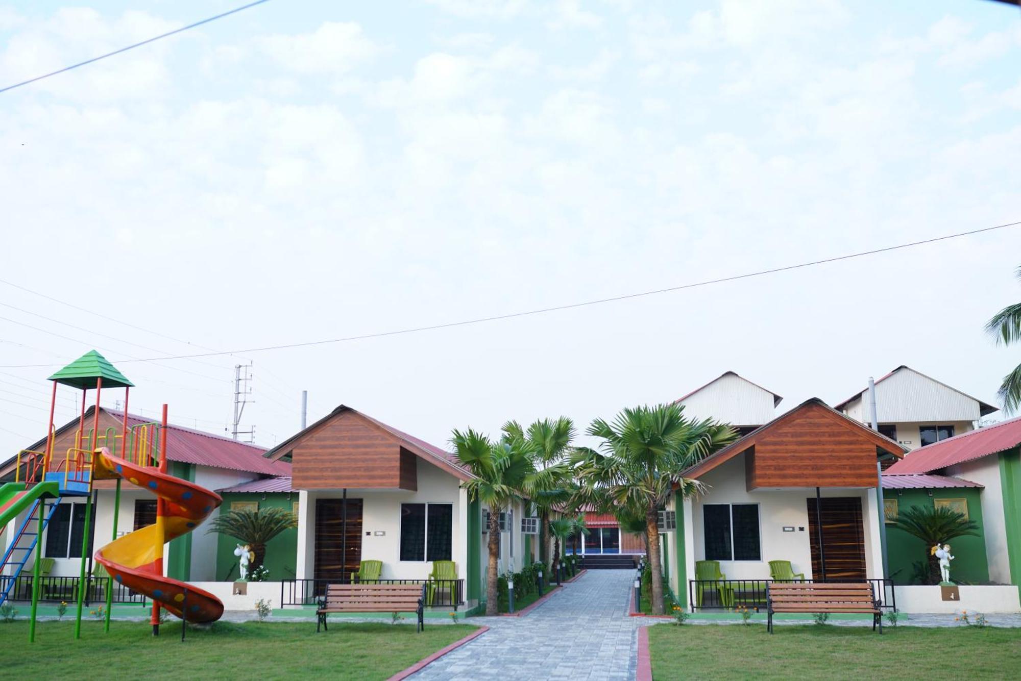 New Mouchak Hotel & Resorts Tajpur Esterno foto